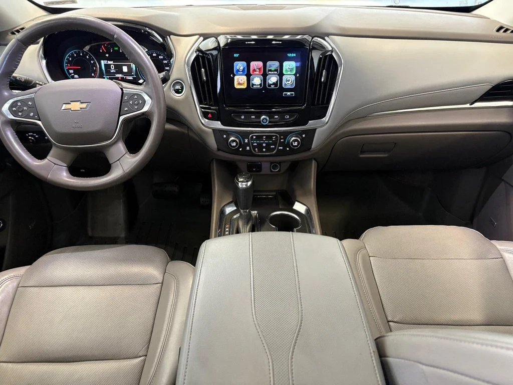 Used 2018 Cajun Red Tintcoat Chevrolet PREMIER image 12