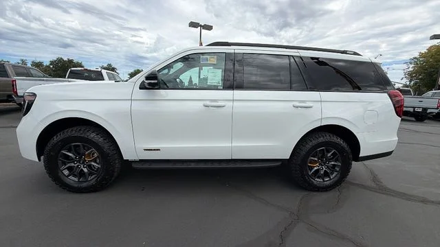 New 2027 Star White Metallic Tri-Coat Ford Tremor® image 7