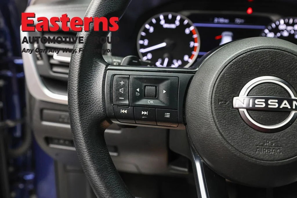 Used 2023 Blue Nissan S image 15