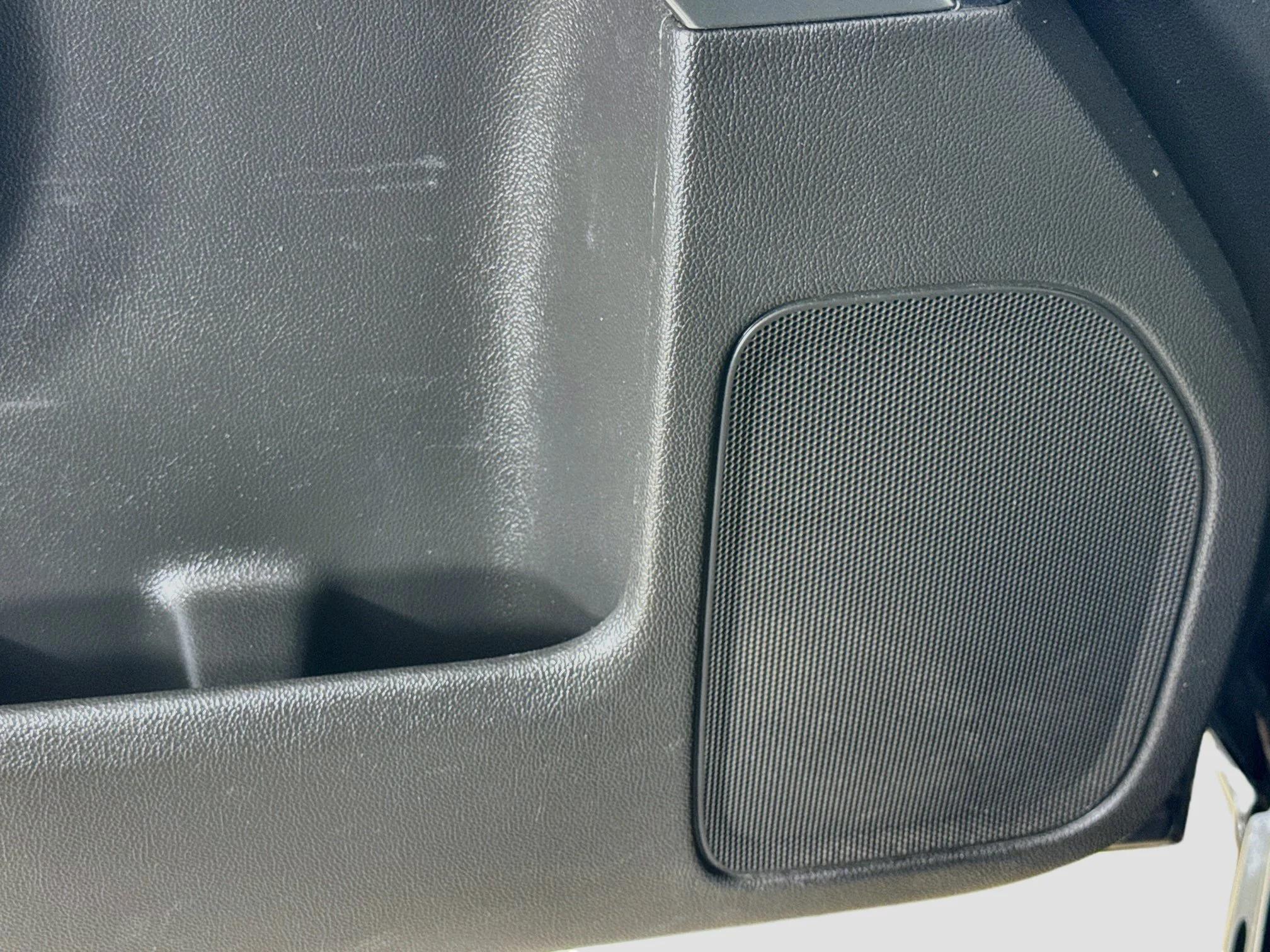 Used 2018 BLACK Chevrolet LT image 21