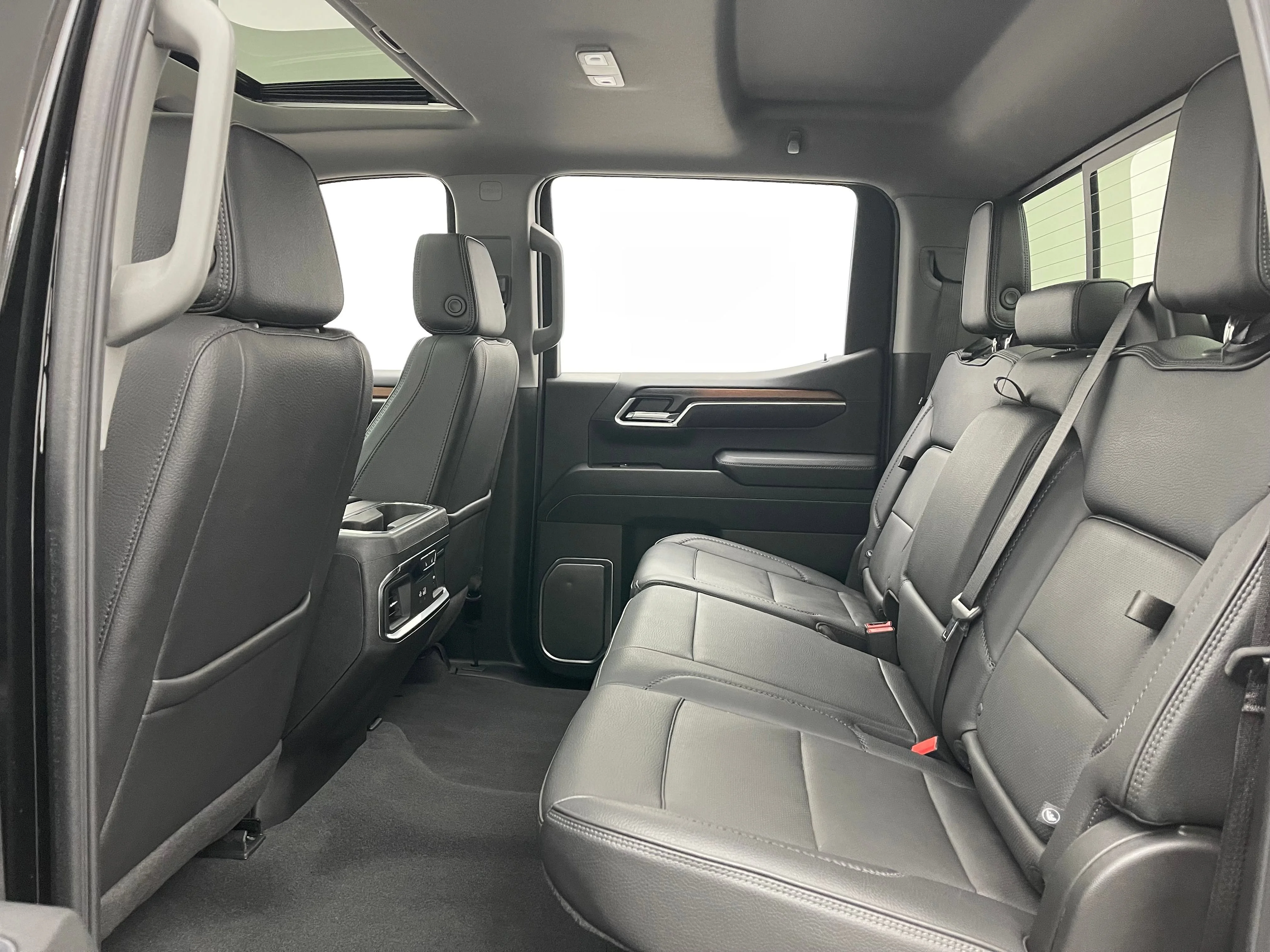 Used 2024 Onyx Black GMC Denali image 41