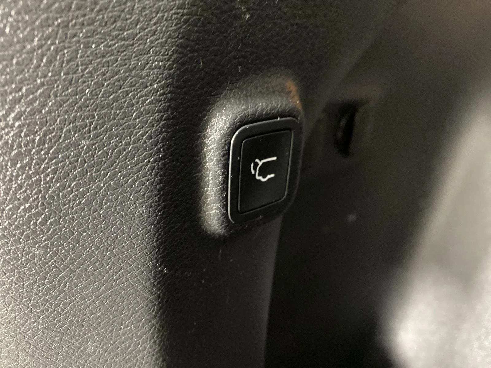 Used 2021 Velvet Red Pearlcoat Jeep Limited image 29