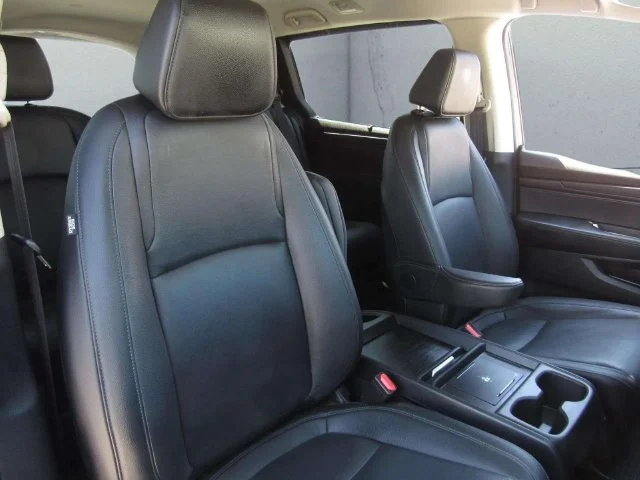 Certified Used 2025 Modern Steel Metallic Honda EX-L image 11