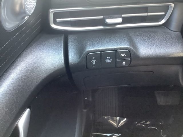 Used 2023 Scarlet Red Hyundai Blue image 18