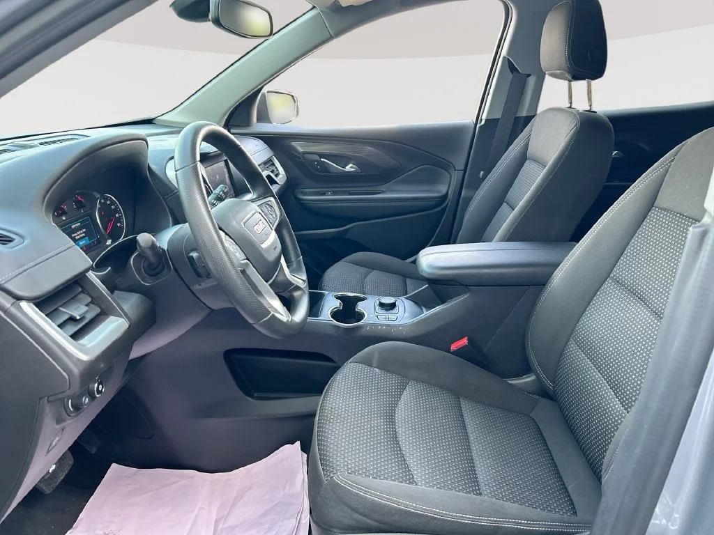 Used 2024 Sterling Metallic GMC SLE image 21