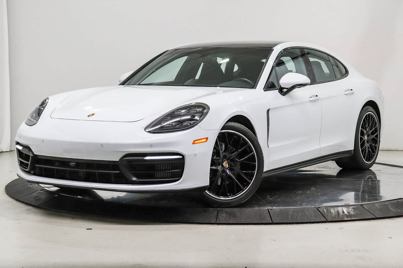 2022 Porsche Panamera