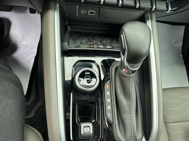 Used 2025 Blue Chevrolet ZR2 image 22