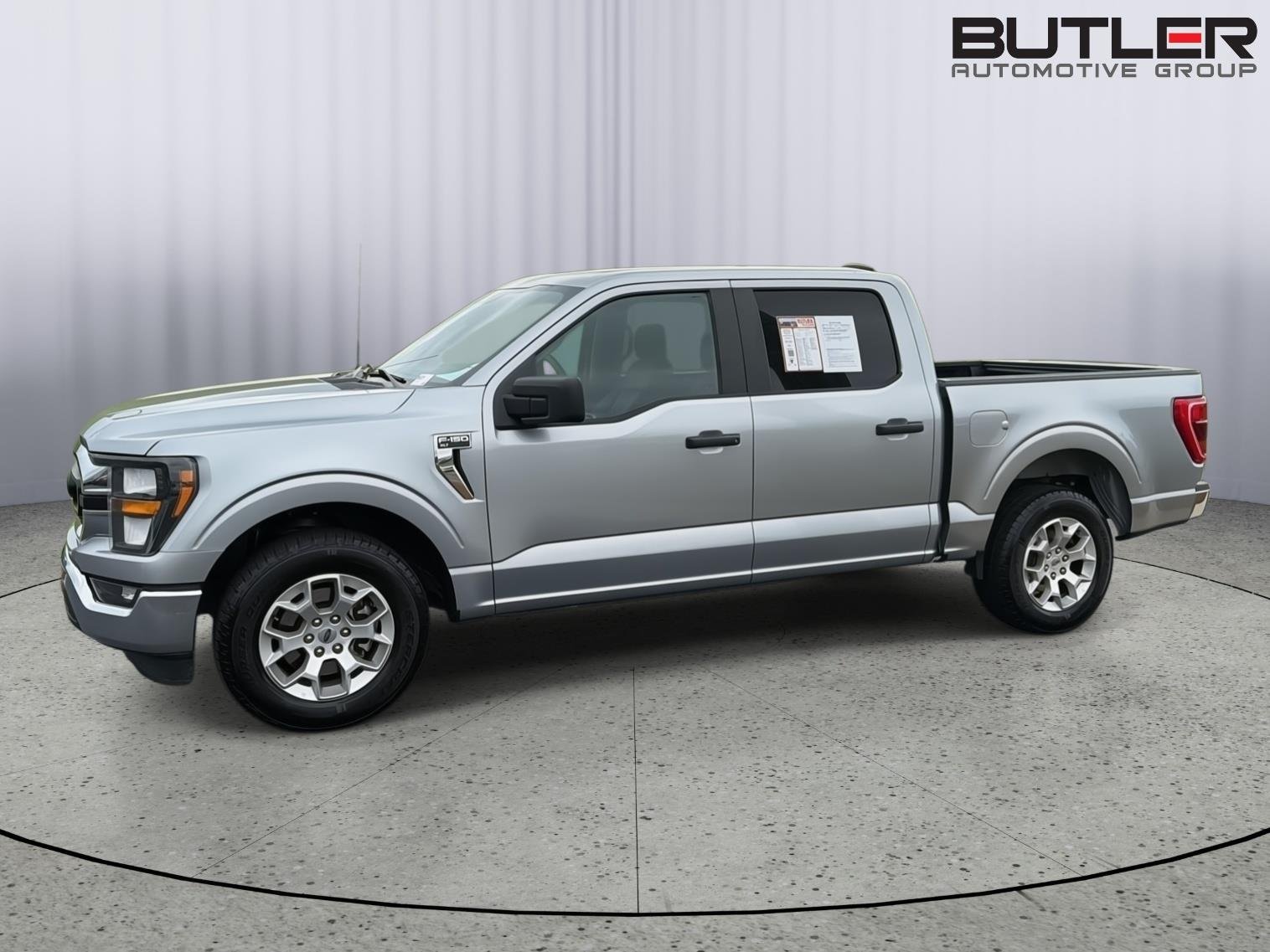 Used 2023 Iconic Silver Ford XLT image 3