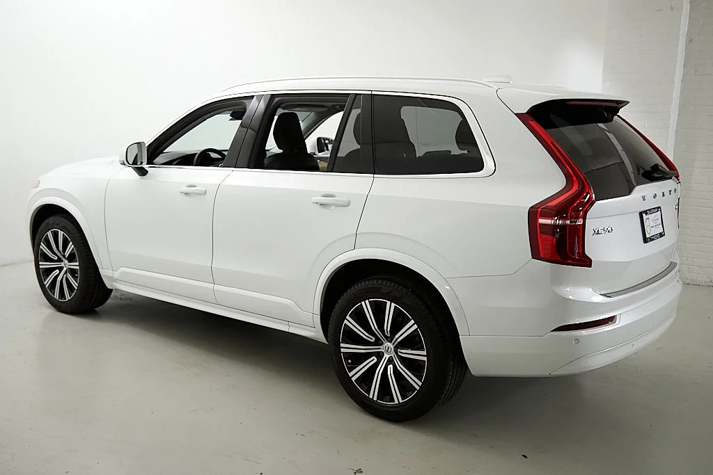 Certified Used 2023 Crystal White Volvo Core image 7