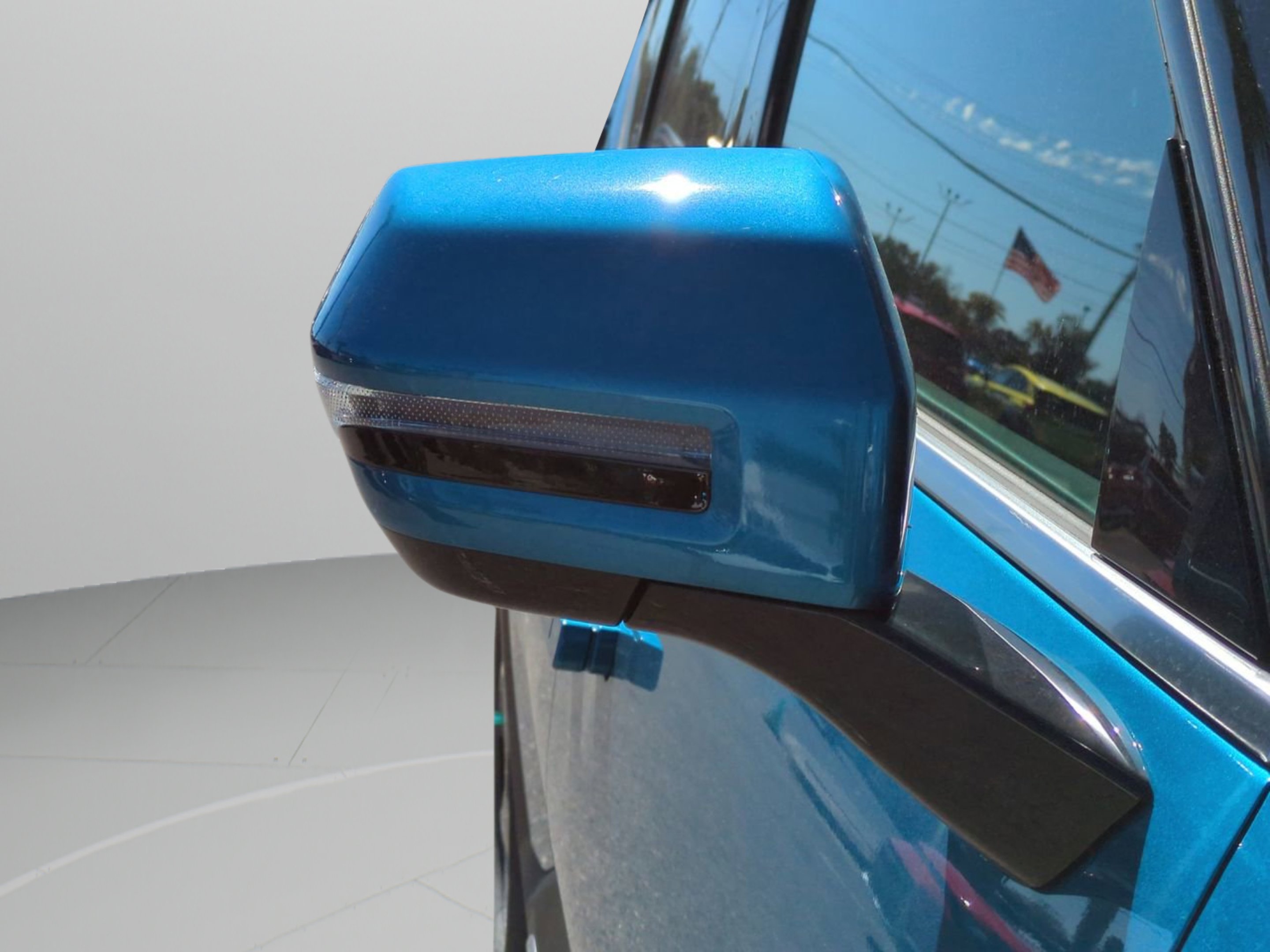New 2026 Ocean Blue Kia Wind AWD image 14