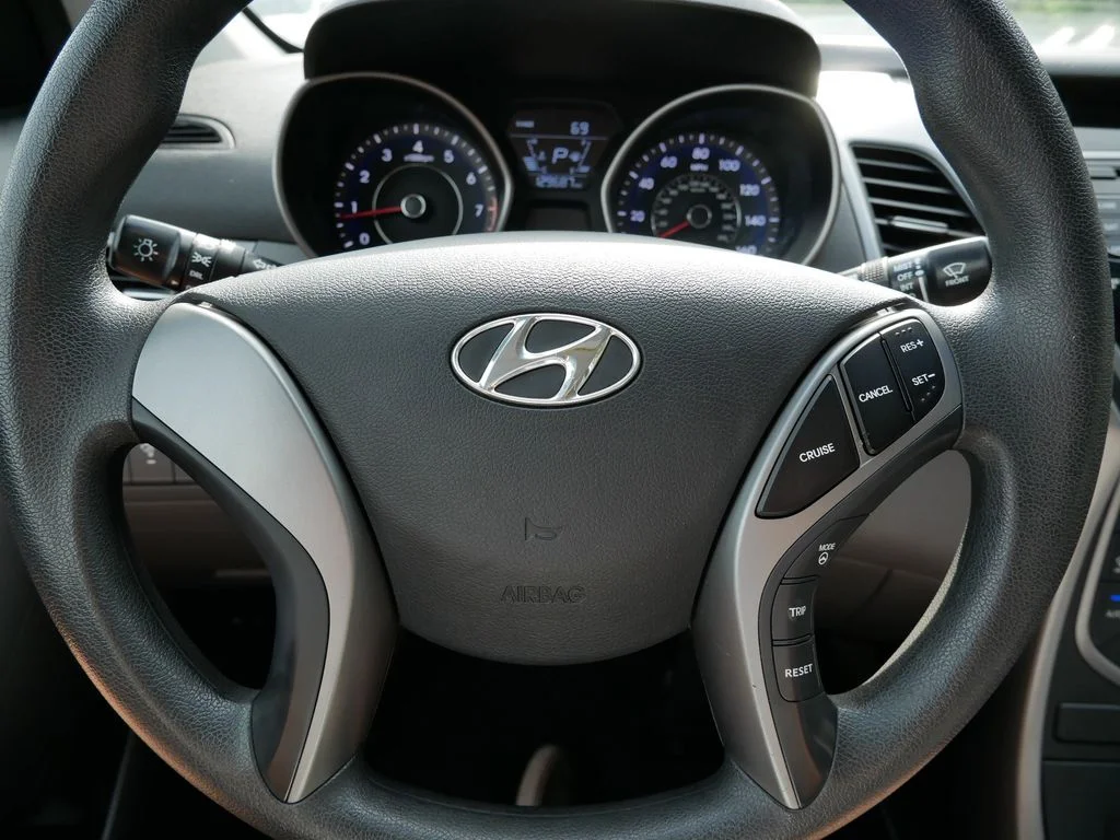 Used 2014 Gray Hyundai SE image 17