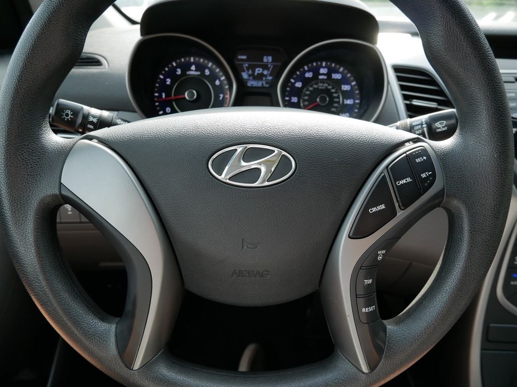 Used 2014 Gray Hyundai SE image 17