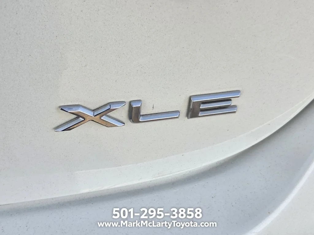 Used 2017 White Toyota XLE image 8