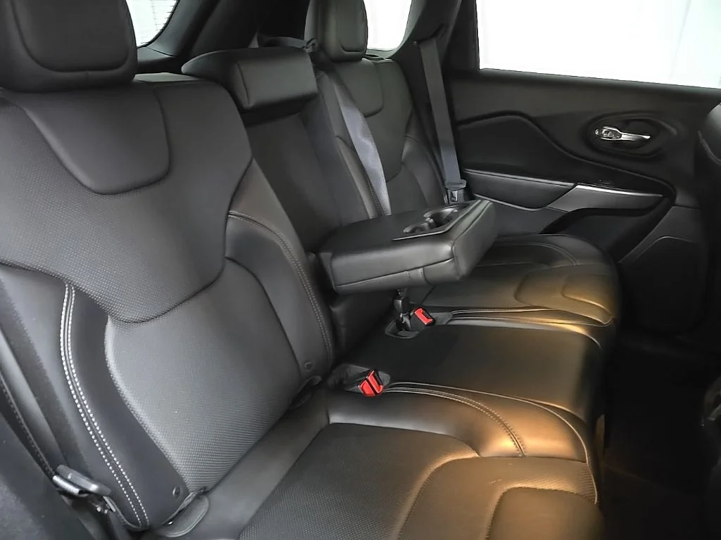 Used 2019 Black Jeep Limited image 17