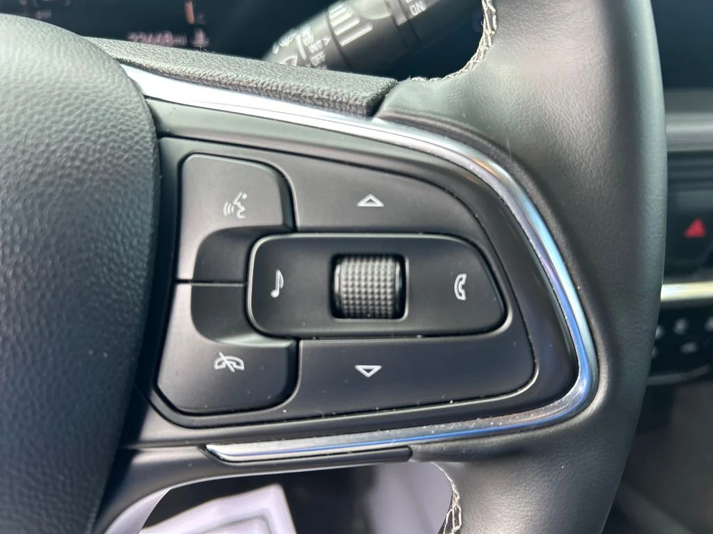 Used 2025 Gray Buick Preferred image 15