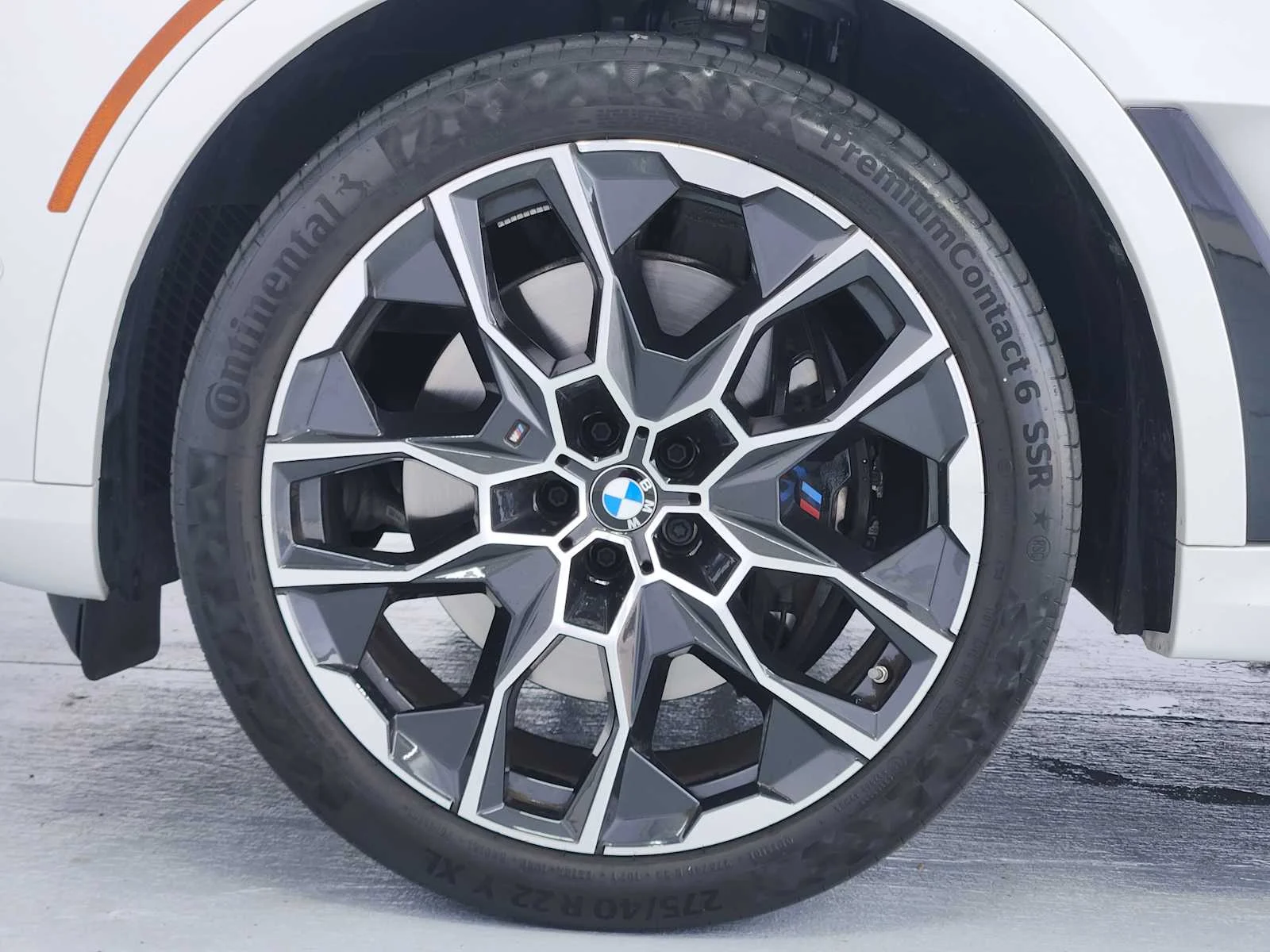Certified Used 2024 Mineral White Metallic BMW xDrive40i image 7