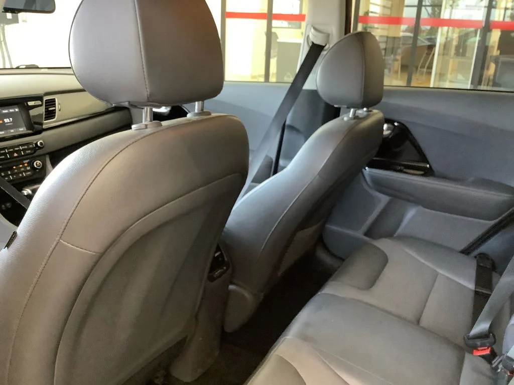 Used 2018 Red Kia EX image 19