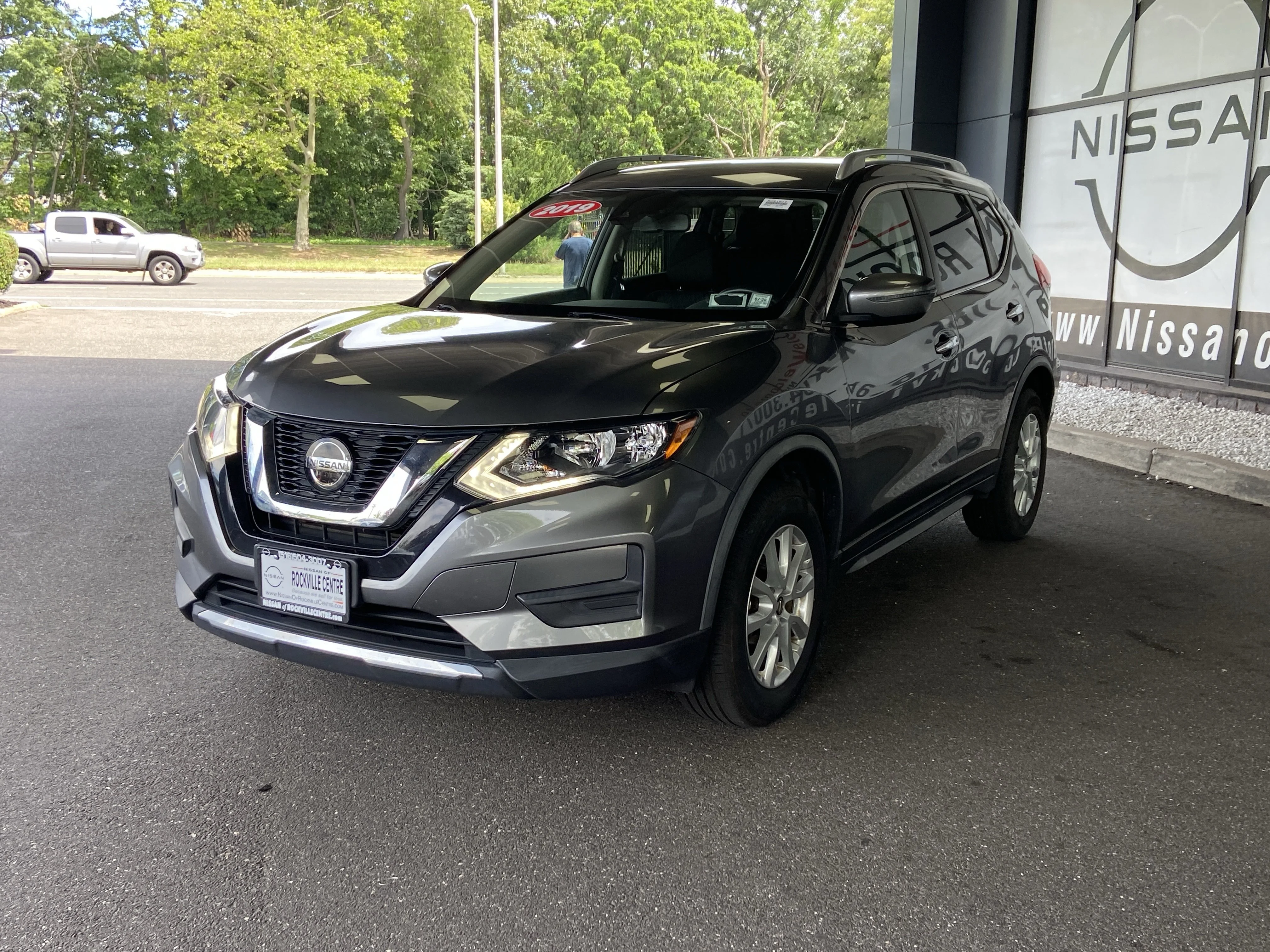 Used 2019 Gun Metallic Nissan SV image 8