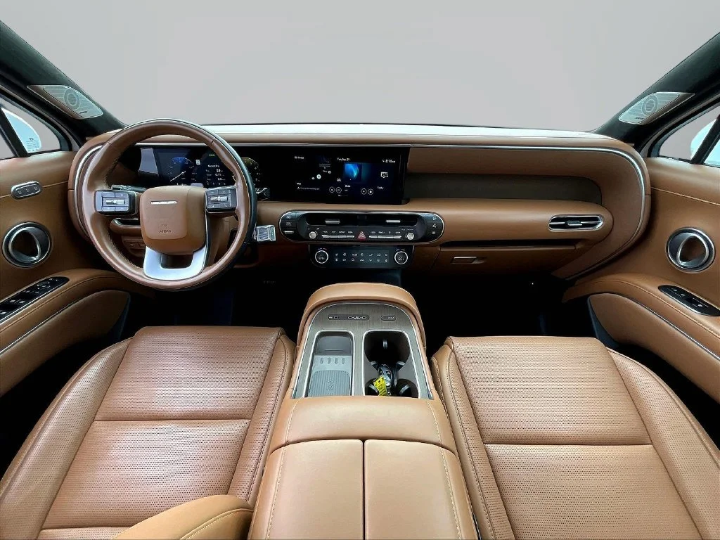 Used 2026 White Hyundai Calligraphy image 9