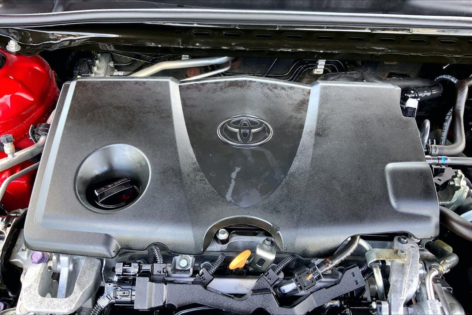 Used 2019 Supersonic Red Toyota XSE image 32