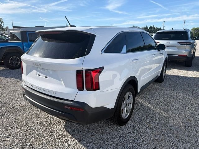 Used 2022 White Kia LX image 10