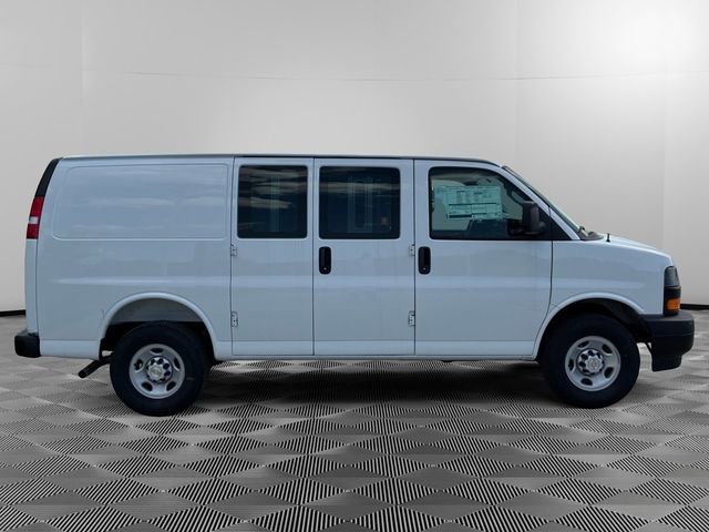 2026 Chevrolet Express Cargo Work Van - Photo 6