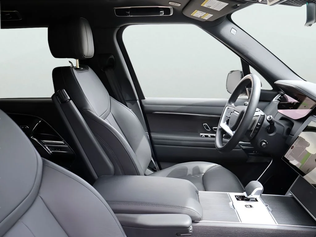 Certified Used 2025 Santorini Black Land Rover SE image 8