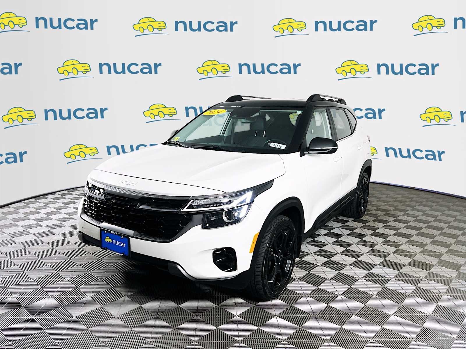 Used 2024 Clear White/Black Roof Kia X-Line image 3