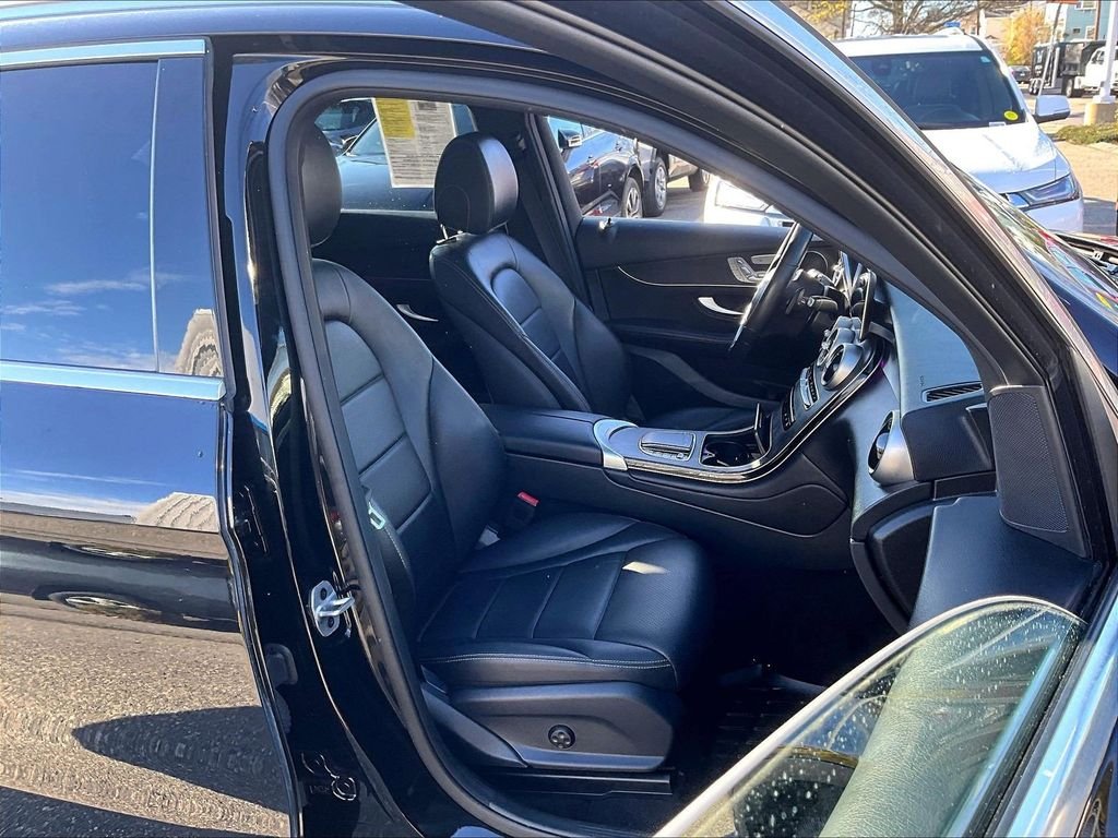 Used 2022 Black Mercedes-Benz GLC 300 image 11
