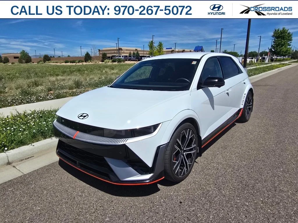 Used 2025 Atlas White Hyundai Base (A1) image 1