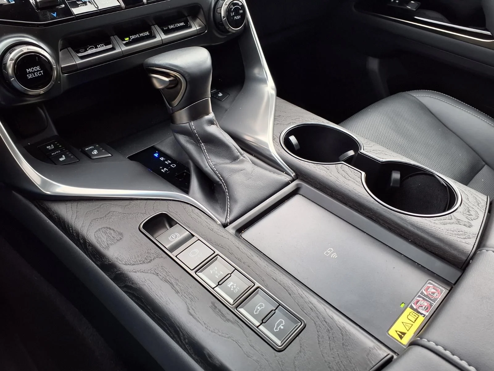 Used 2024 Gray Lexus 600 Luxury image 27