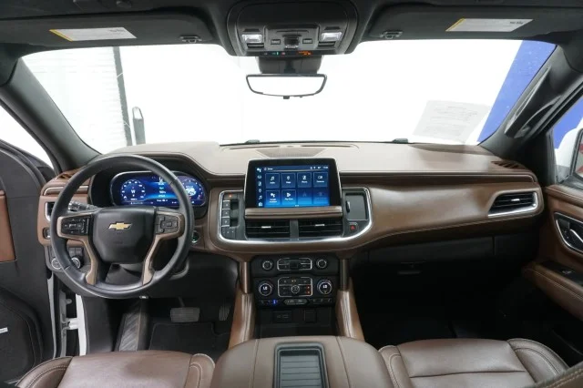 Used 2023 ORODESCENT_PEAR Chevrolet High Country image 31