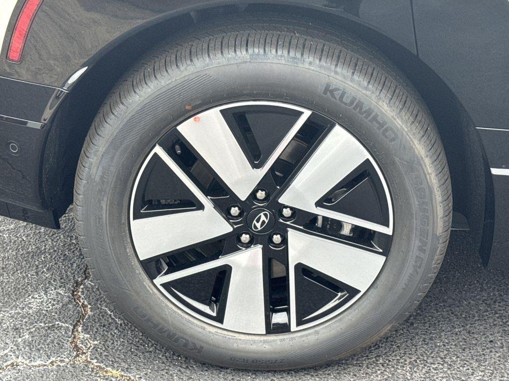 New 2026 White Hyundai SEL image 17
