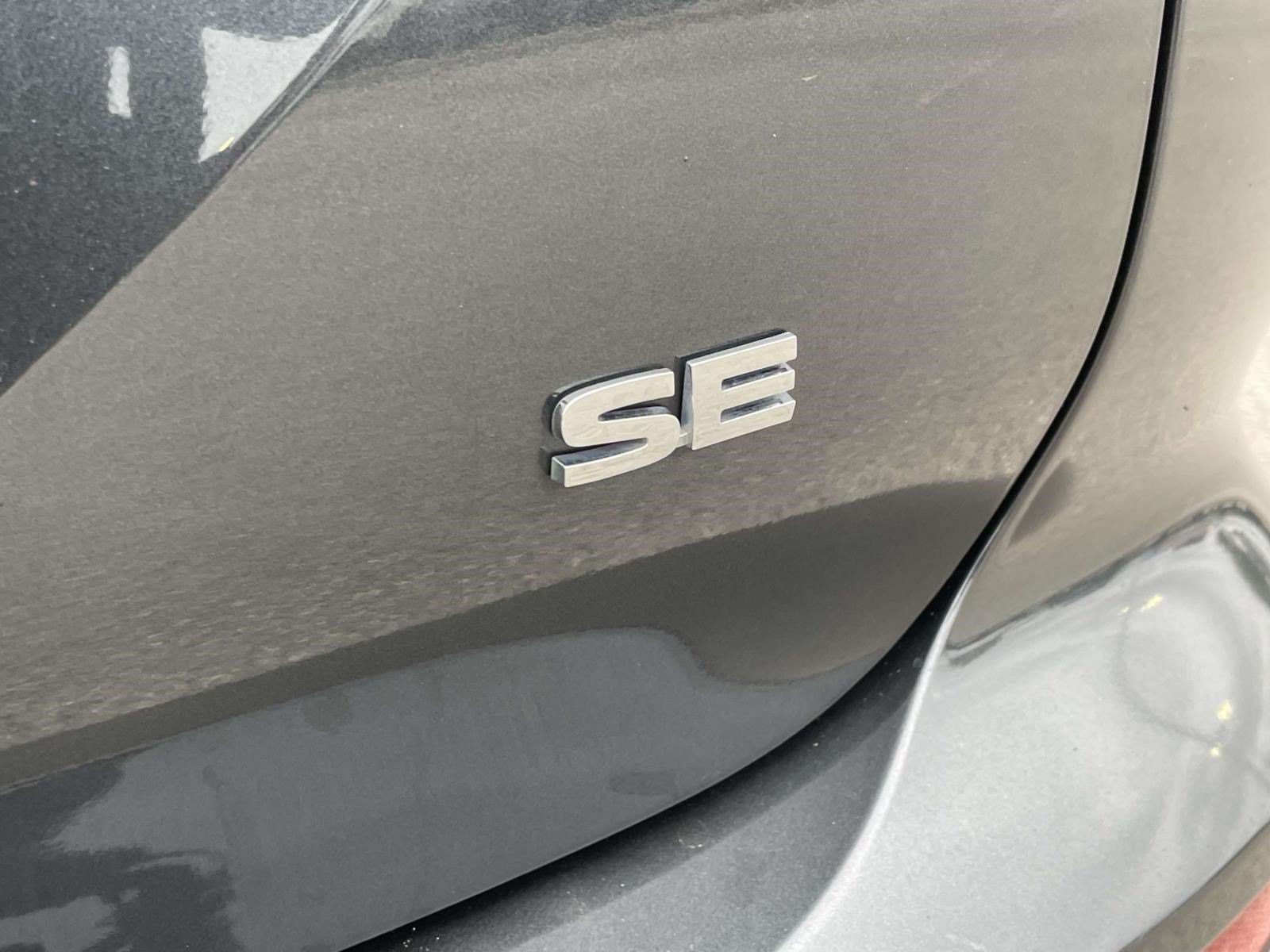 Used 2025 Graphite Gray Mitsubishi SE image 8