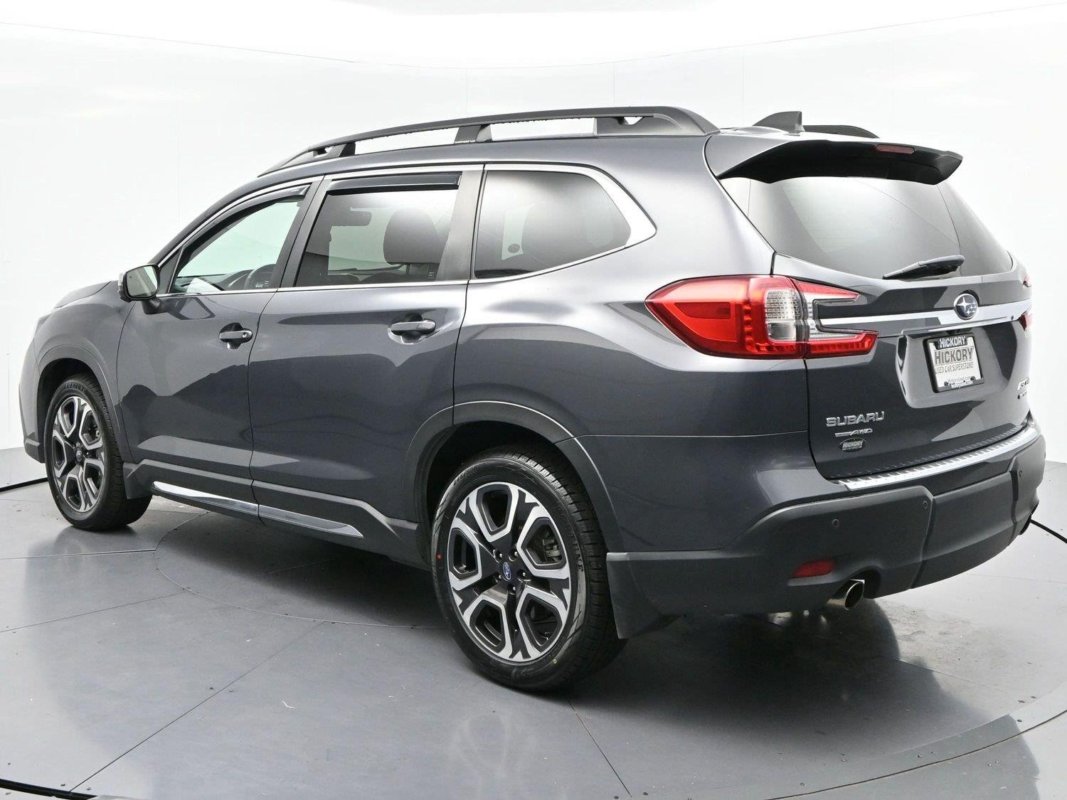 Used 2023 Magnetite Gray Metallic Subaru Limited image 5