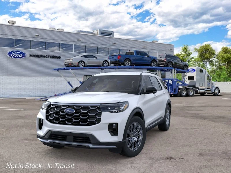 New 2026 Star White Metallic Tri-Coat Ford Platinum™ image 2