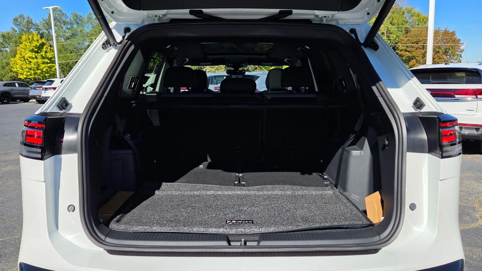 New 2027 Opal White Pearl Volkswagen SEL R-Line image 59