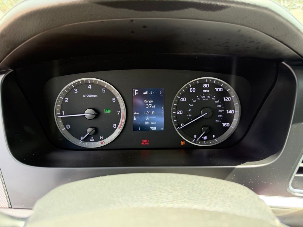Used 2015 Black Hyundai Sport image 19
