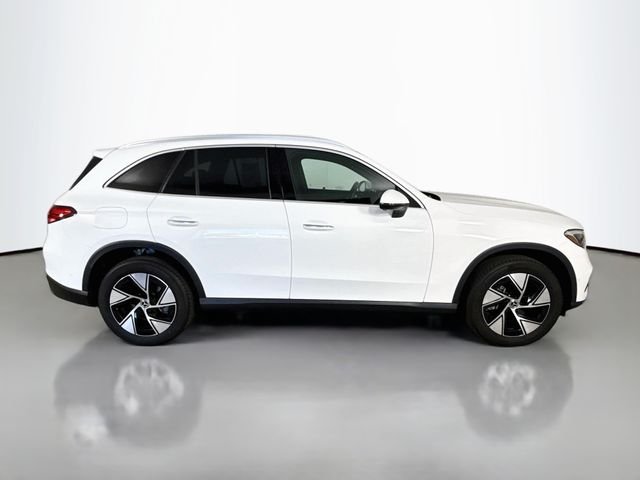 Used 2024  Mercedes-Benz GLC 300 image 8