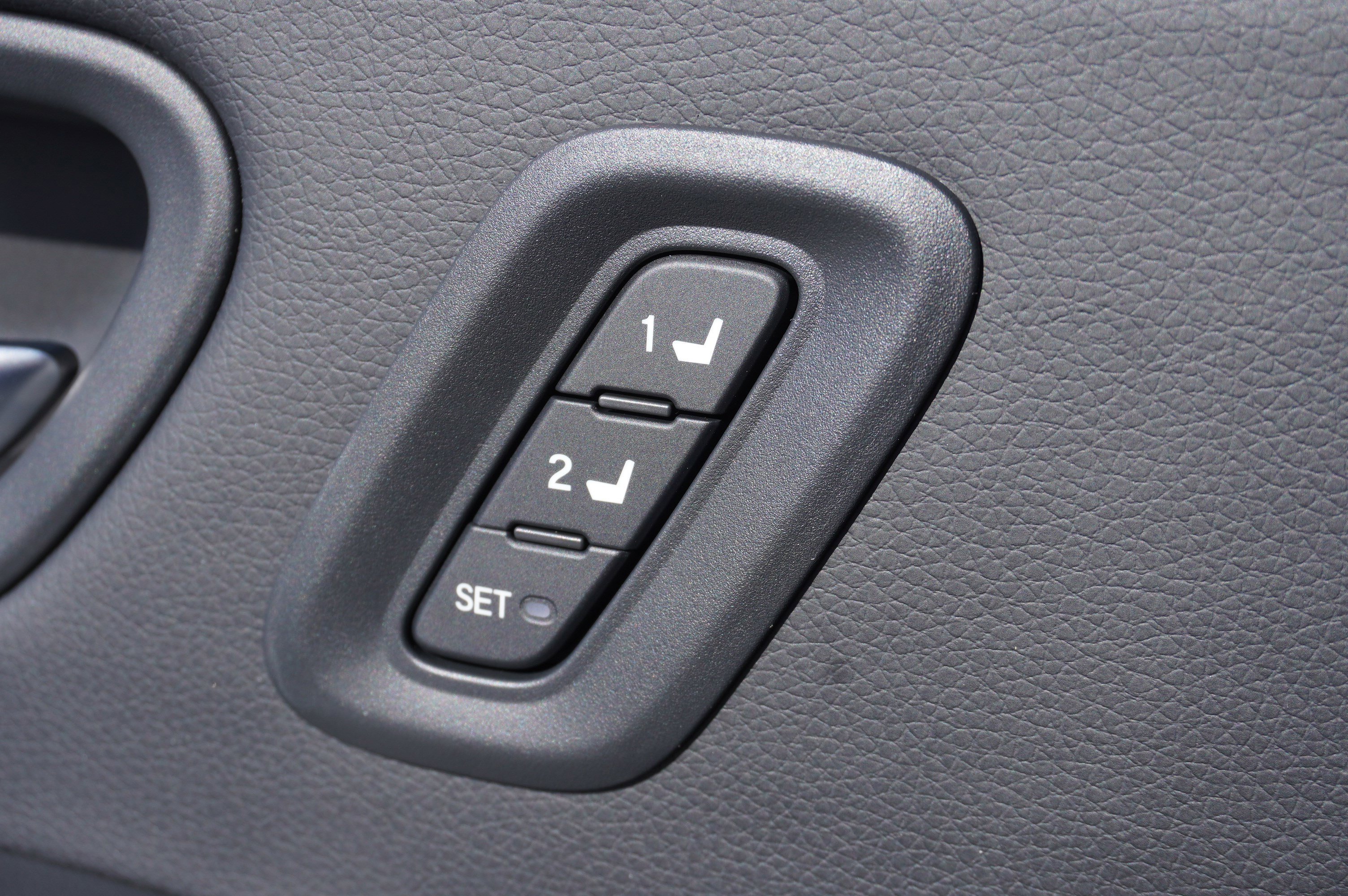 2025 Honda Pilot EX-L - Photo 18