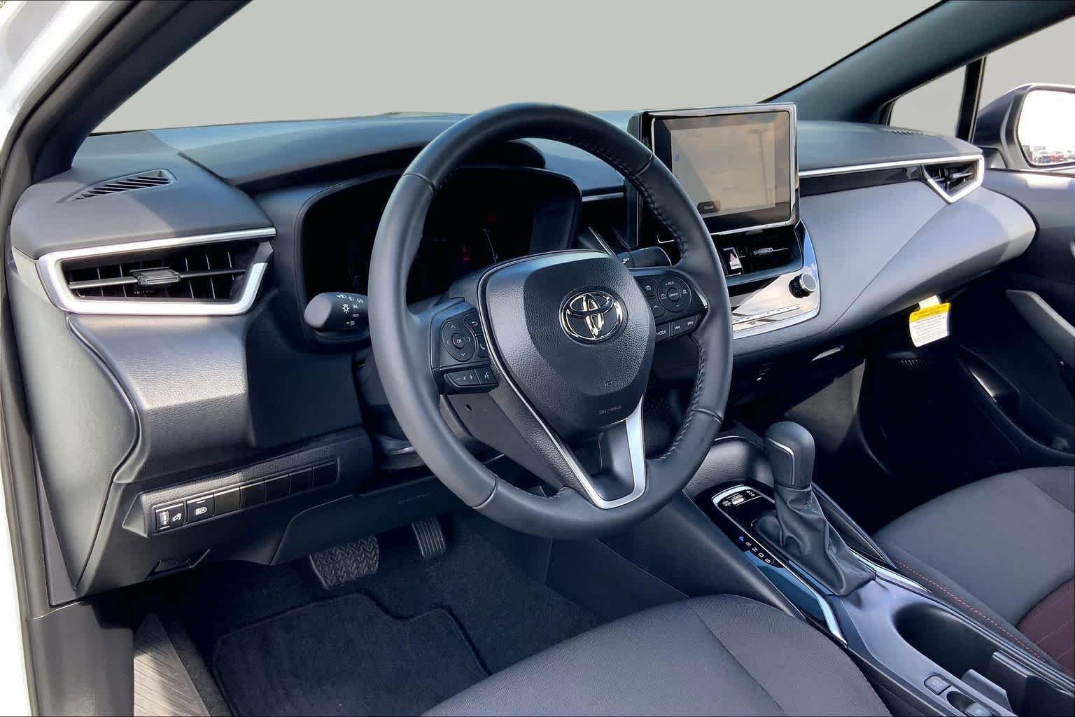 Used 2026 Ice Cap Toyota SE image 17