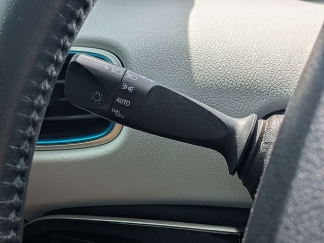 Used 2018 Black Toyota Three image 26
