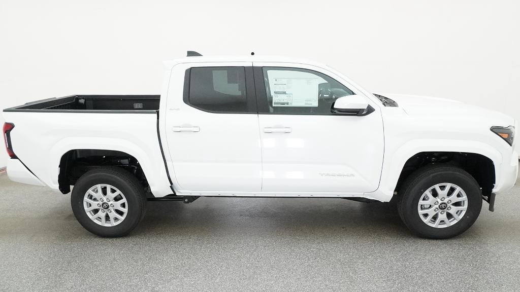 New 2026 Ice Cap Toyota SR5 image 14