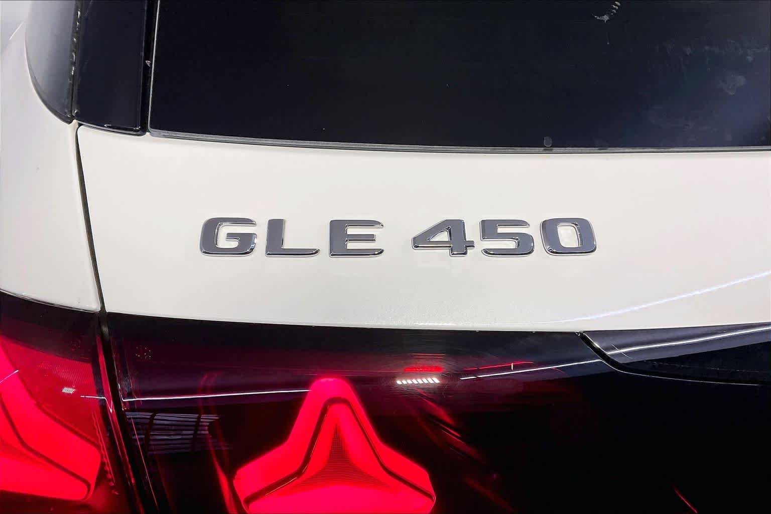 New 2027 MANUFAKTUR Moonlight White Metallic Mercedes-Benz GLE 450 image 6