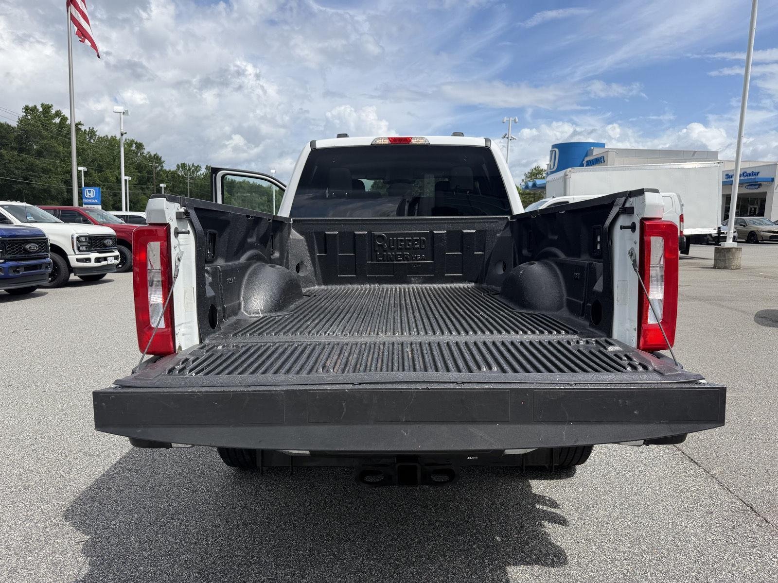Used 2025 Oxford White Ford XLT image 31