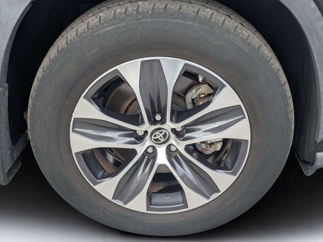 Used 2020 Black Toyota XLE image 11