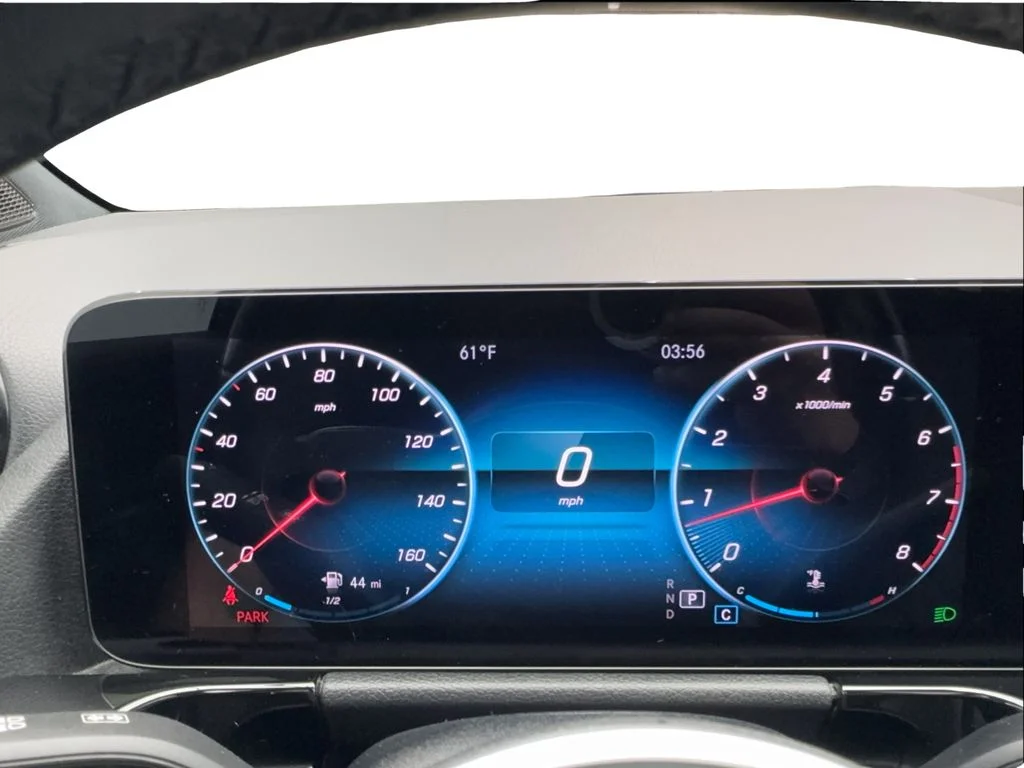 Used 2022 White Mercedes-Benz GLA 250 image 37