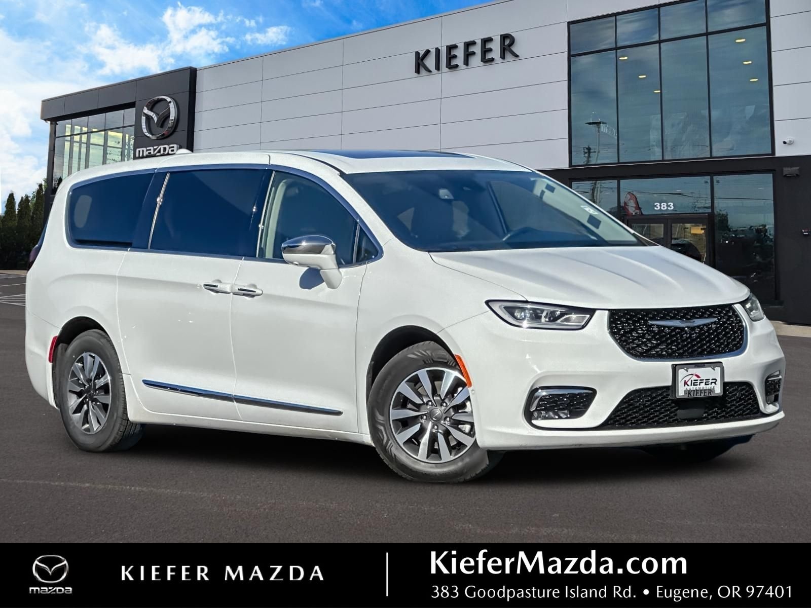 2022 Chrysler Pacifica Hybrid Limited Hybrid's photo