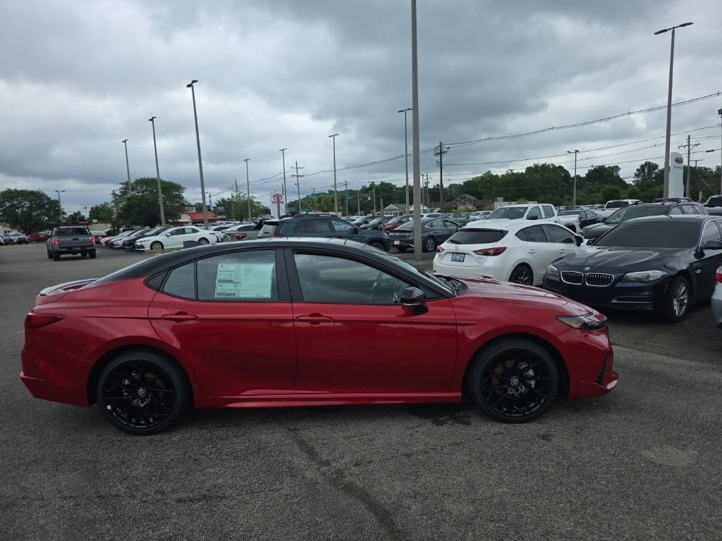 New 2026 Supersonic Red with Midnight Black Metallic roof Toyota XSE image 4