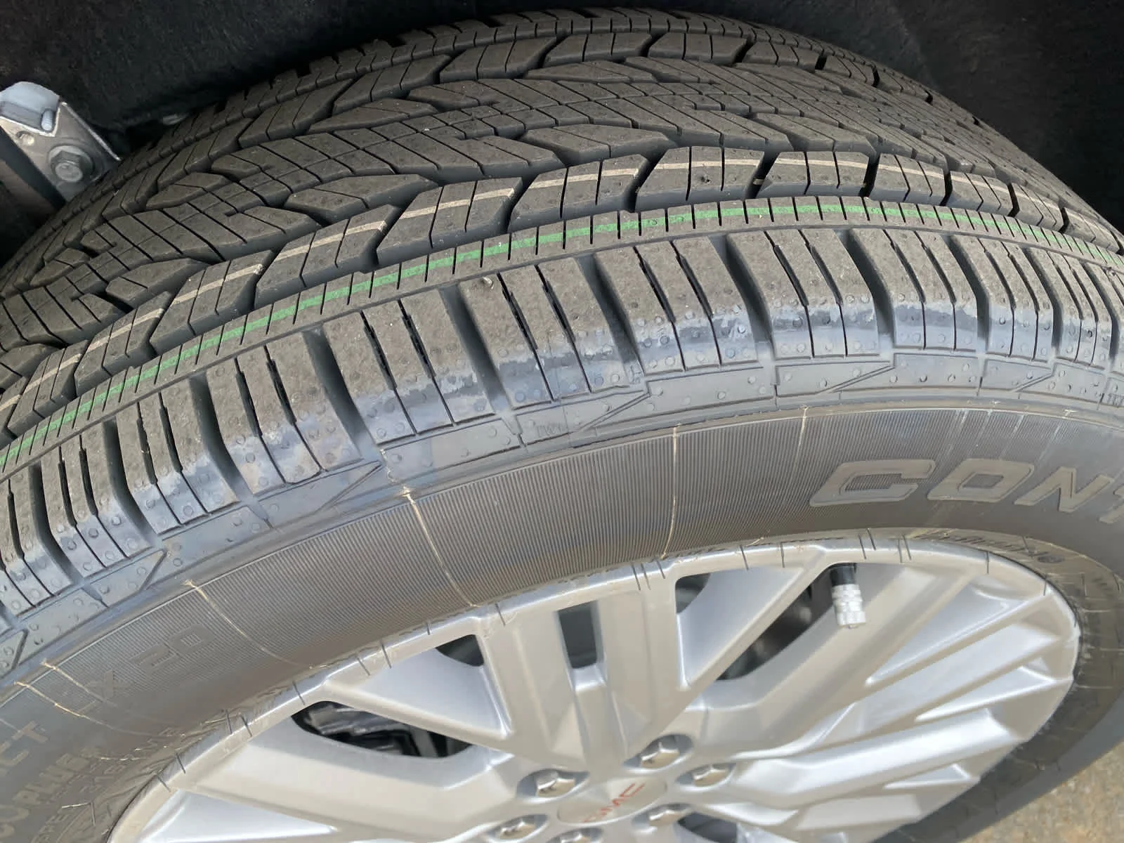 New 2026 Summit White GMC Elevation image 31